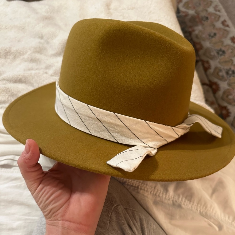 GIGI PIP Wes Fedora in Mustard